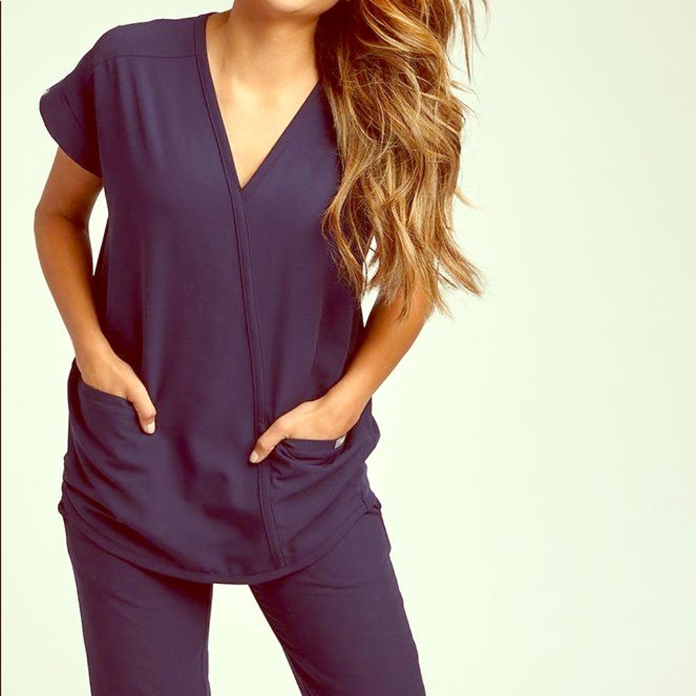 ‼️ ISO FIGS TAZA SCRUB TOP ‼️